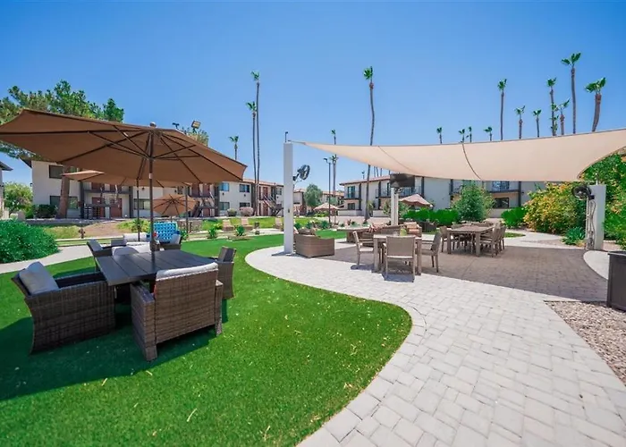 126 Fully Furnished 1br Suite-prime Location