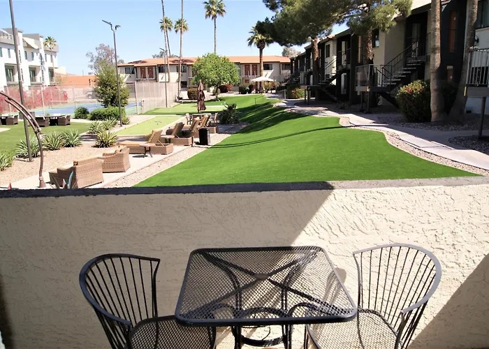 126 Fully Furnished 1br Suite-prime Location Apartament